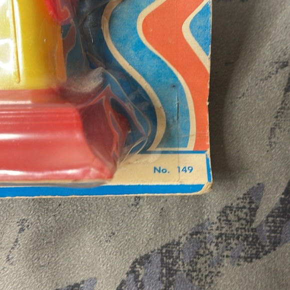 Vintage Little Miss homemaker sewing machine with movable parts, number 149 - Picture 4 of 6